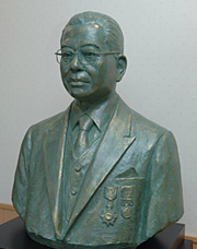 栗岡隆史像 栗岡隆史像